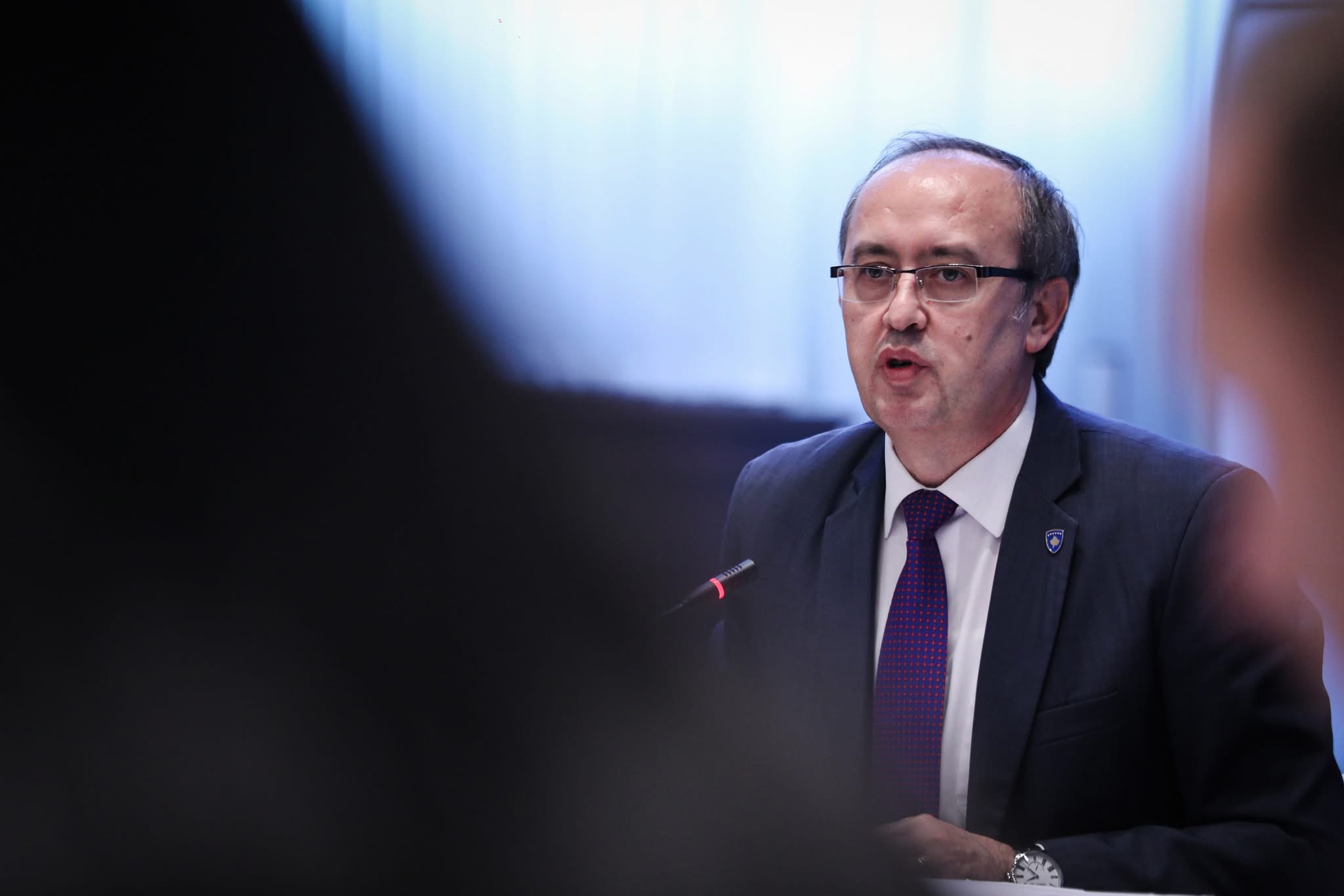 Reduktimet e rrymës, Hoti: Përgjegjësia është politike dhe direkte, askush s’mund të fshihet pas njoftimeve teknike