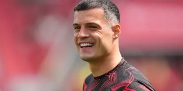 “Ai është një lider”, ylli i Sunderlandit e ngrit në qiell Granit Xhakën