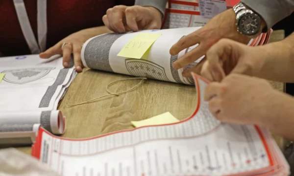 Aktakuzë ndaj një personi për zgjedhjet e 28 dhjetorit, Prokuroria e Ferizajt: I dëmtoi dokumentet e votimit