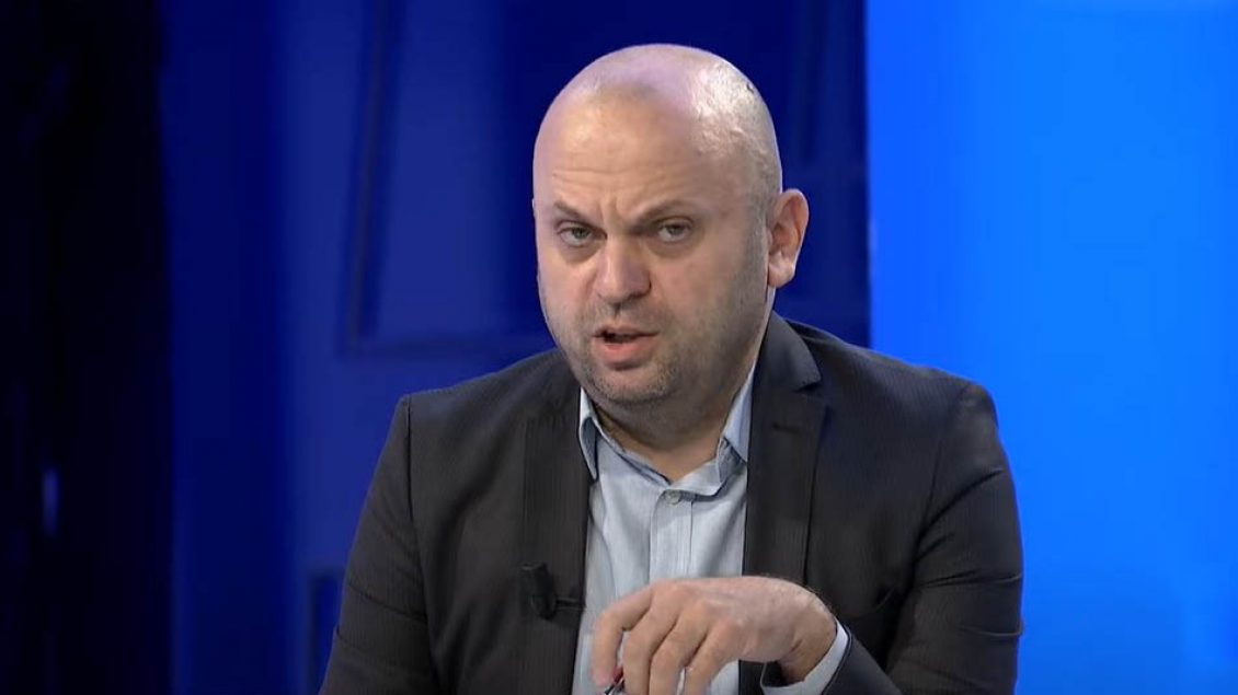 Mushkolaj: “Hala asnjë reagim nga Lëvizja Vetëvendosje për hajnat e vet brenda partisë? Heshtja është pranim”