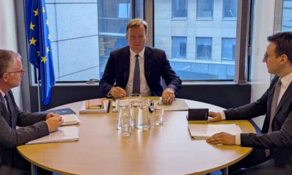 Bislimi dhe Petkoviq zhvillojnë rund të ri të dialogut në Bruksel