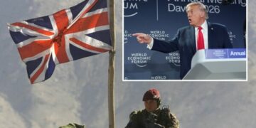 Trump zbutet pas kritikave: Ushtarët britanikë janë të mëdhenj e trima, lidhja e SHBA’së me ta është shumë e fortë