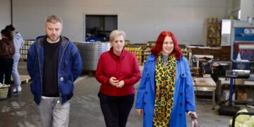 Përfaqësuesit e “Liria ka Emër” takohen me Fahrije Hotin: Marshi “Drejtësi, jo politikë” është zë i ndërgjegjes dhe thirrje për drejtësi të vërtetë