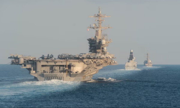 Luftanijet amerikane arrijnë në Lindjen e Mesme, Trump thotë se Irani dëshiron të bisedojë