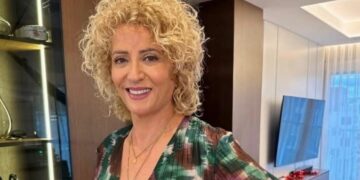 Shkurte Fejza lajmërohet nga Stambolli, ja kush po e shoqëron