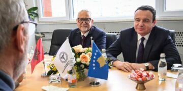 Kurti aludon se më pak mjekë po ikin nga Kosova- Thotë se sfidë është pensionimi i 1600 prej tyre në 10 vitet e ardhshme