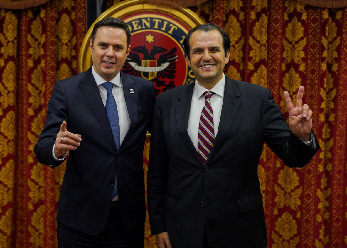 Ukë Rugova deklarohet pasi Abdixhiku i mbijetoi procesit të votëbesimit