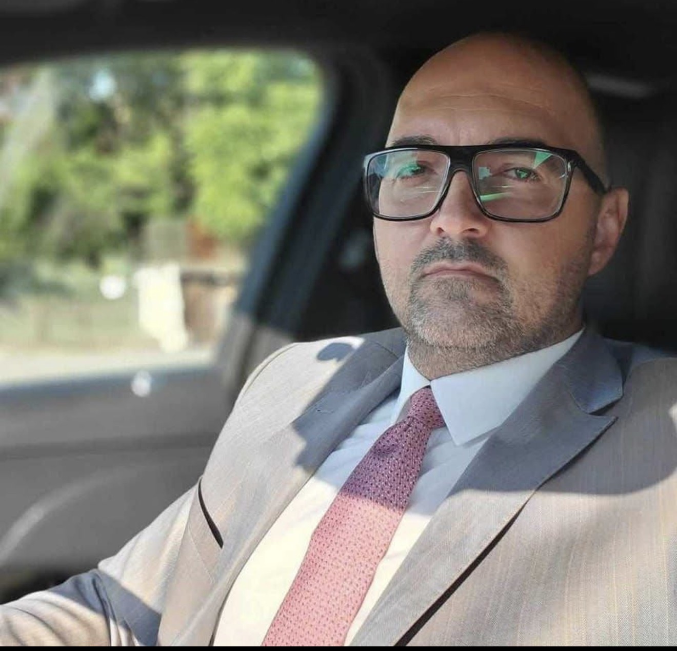 Zeqiraj: Vjosa Osmani po flet si kërcënuese politike, jo si presidente – ajo ka djegur politkisht Fatmir Sejdiun, Isa Mustafen dhe Lumir Abdixhikun