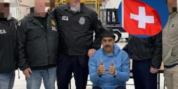 Pas arrestimit, Zvicra bllokon pasuritë e Maduros