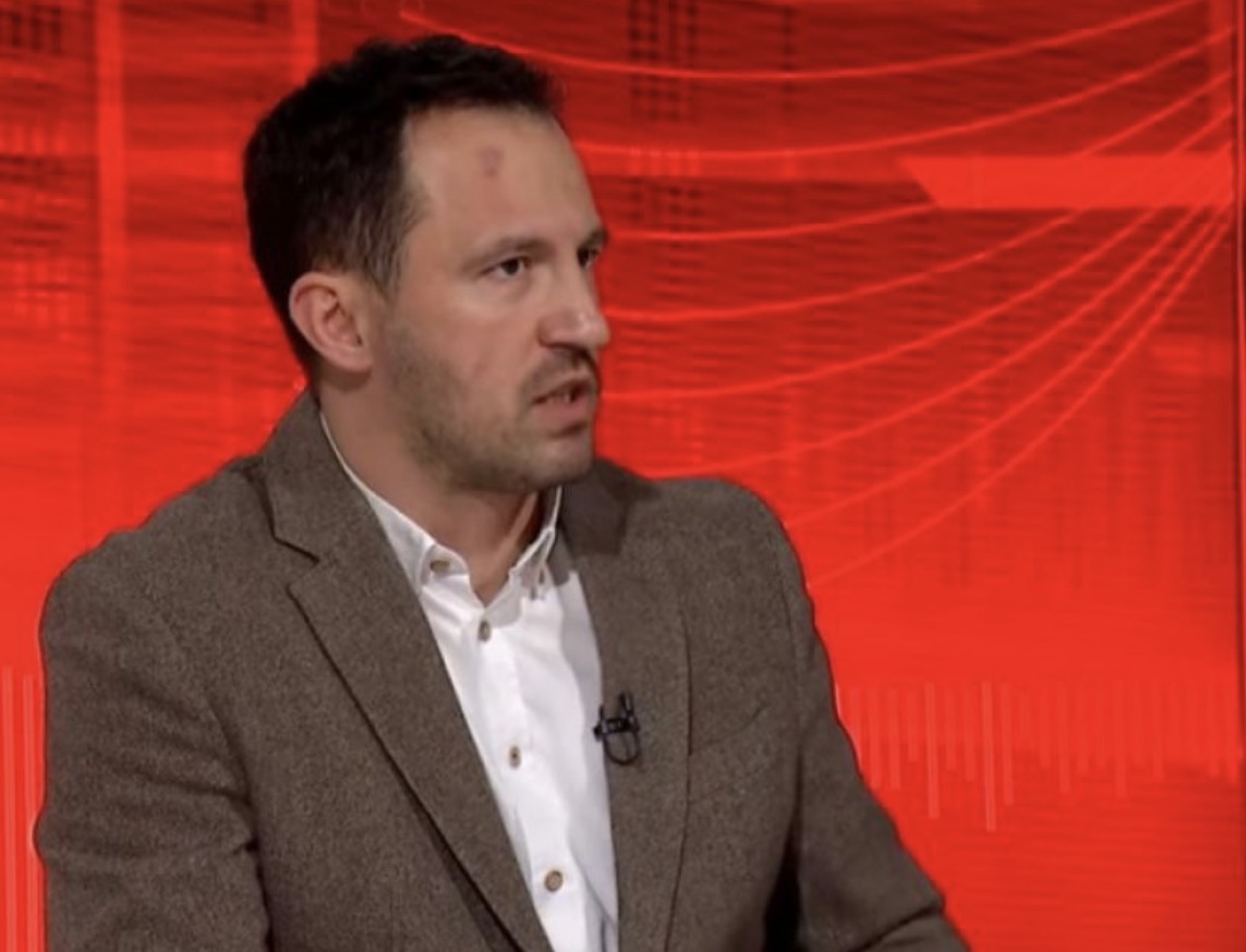 Krasniqi parashikon rikthimin e Albulena Haxhiut në krye të Kuvendit