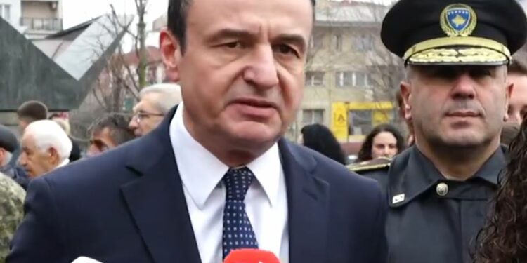 “Rënia e tyre i dha hov UÇK-së”, Kurti nderon Zahir Pajazitin me bashkëluftëtarë