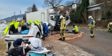 E dhimbshme: Familja 5 anëtarëshe që po kthehej nga Kosova aksidentohet në Gjermani