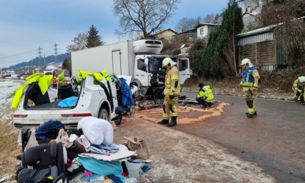 E dhimbshme: Familja 5 anëtarëshe që po kthehej nga Kosova aksidentohet në Gjermani