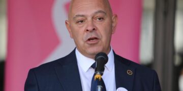 Zjarri në Comodita, Ardian Gjini rrëfen nje gjest burrëror të Shkelqim Devollit