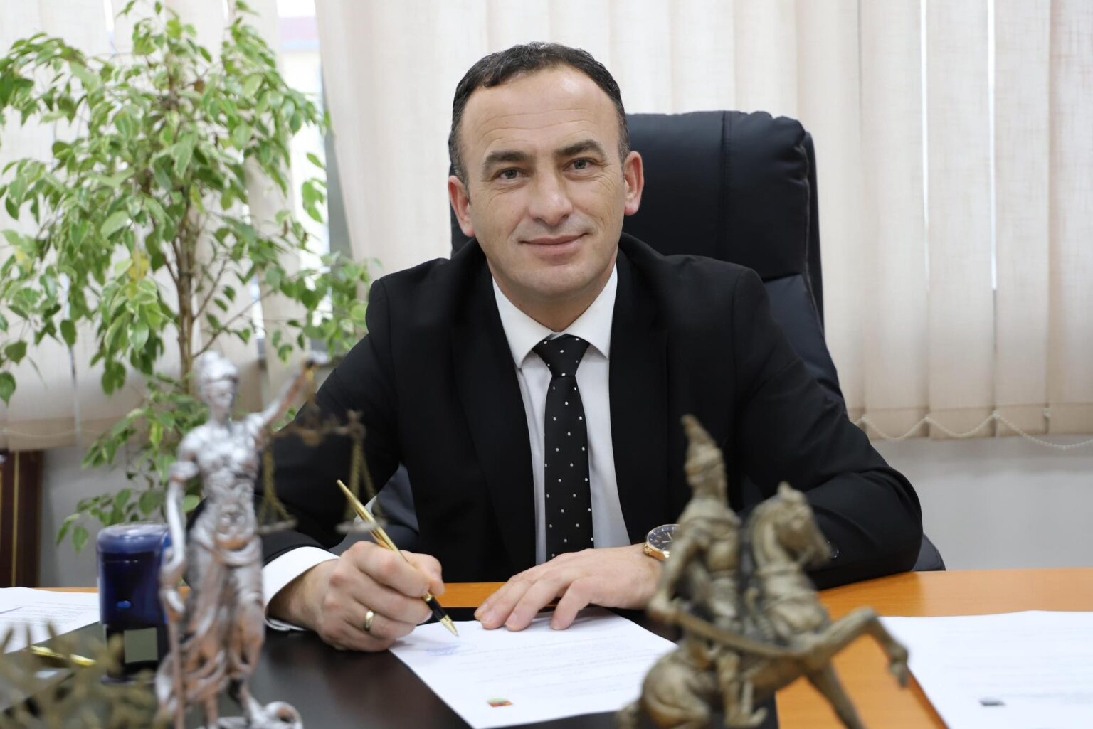 Kryetari i Obiliqit merr vendim: 350 euro euro në muaj për familjet që adaptojnë fëmijë