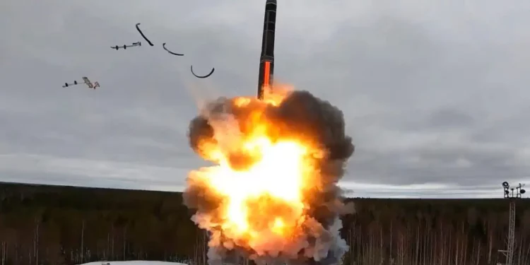 Rusia godet Ukrainën me raketën balistike Oreshnik, një nga armët e saj më të fuqishme