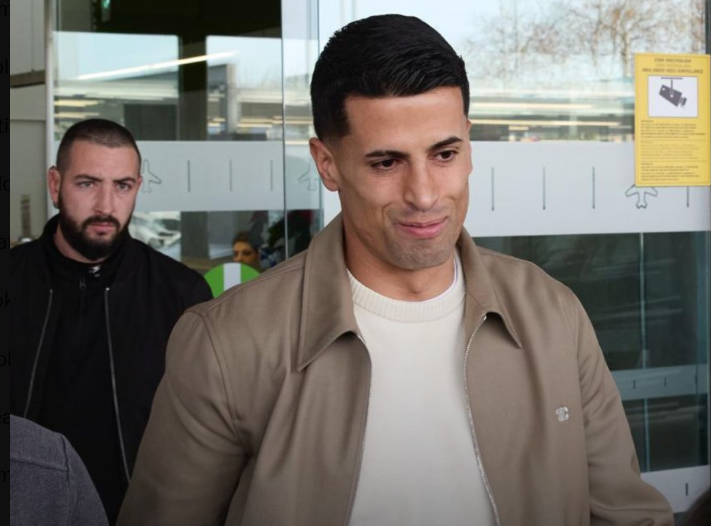 Barcelonës i vjen transferi, një natë pasi mori kupën