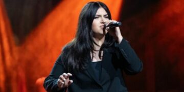 Vajza nga Kosova, mahnit jurinë e “The Voice of Finland”