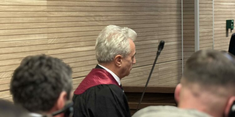 Koci i pakompromis përballë serbëve në Gjykatë: Po tentoni të krijoni alibi me shokë, 10 miqë nuk ju shpëtojnë