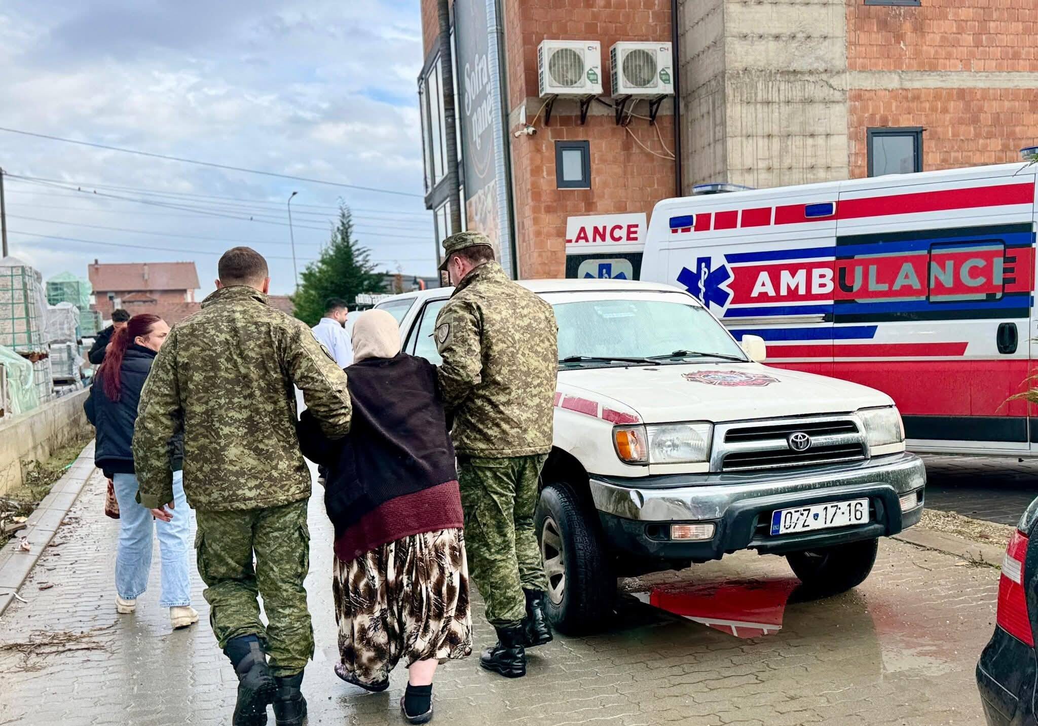 Evakuohen dy familje në Xërxë të Rahovecit për shkak të reshjeve të shumta të shiut