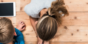 Studimi thotë se koha në rrjetet sociale nuk rrit problemet e shëndetit mendor te adoleshentët