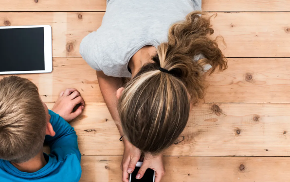 Studimi thotë se koha në rrjetet sociale nuk rrit problemet e shëndetit mendor te adoleshentët