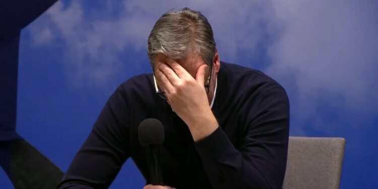 Detyroi një grua të zbulojë sekretin familjar, si u kthye tubimi i Vuçiqit me qytetarët në skandal