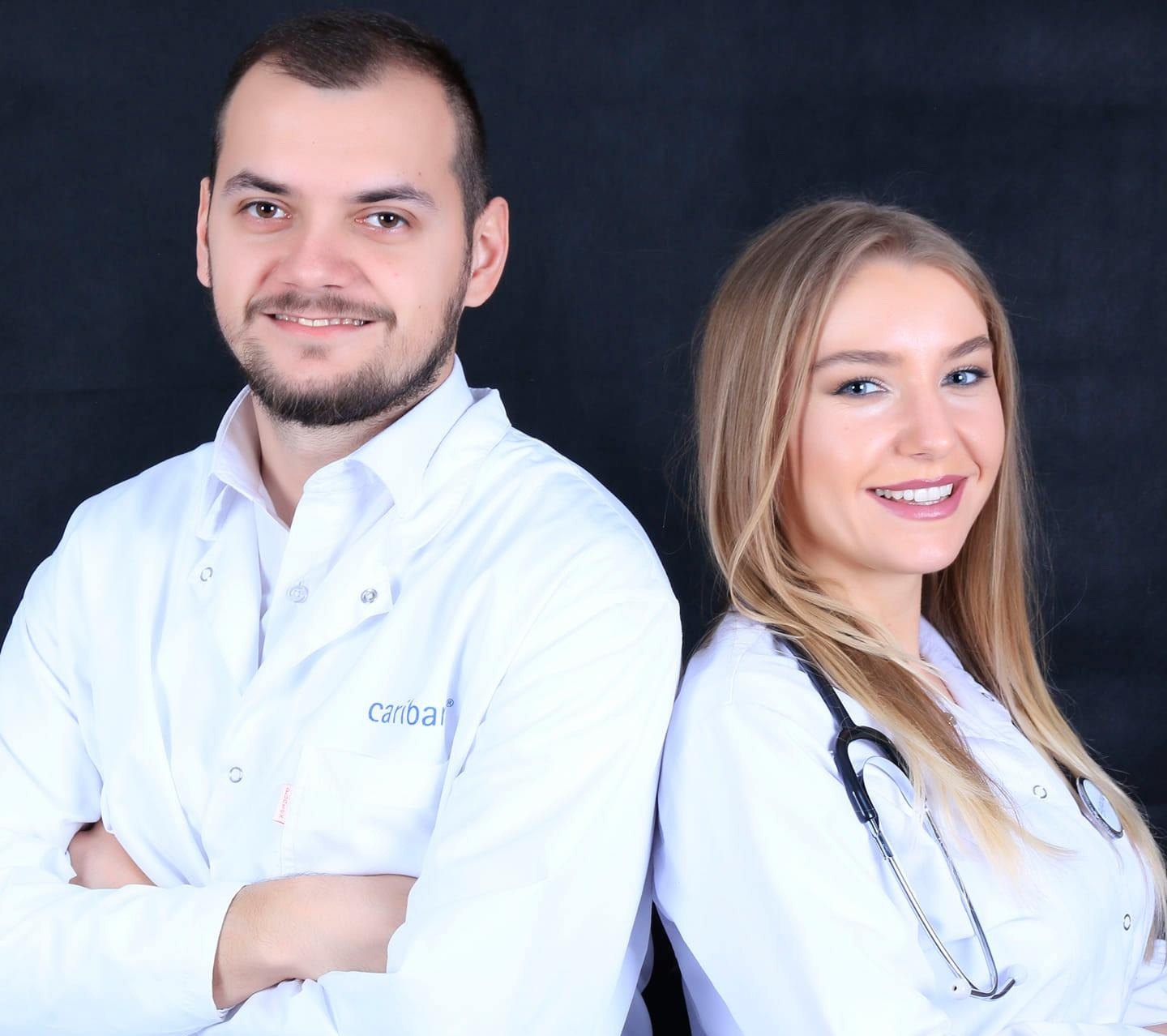 Foto nga faqja e "Hermosa" në Facebook: Noli Manxhuka dhe Elira Grezda Manxhuka