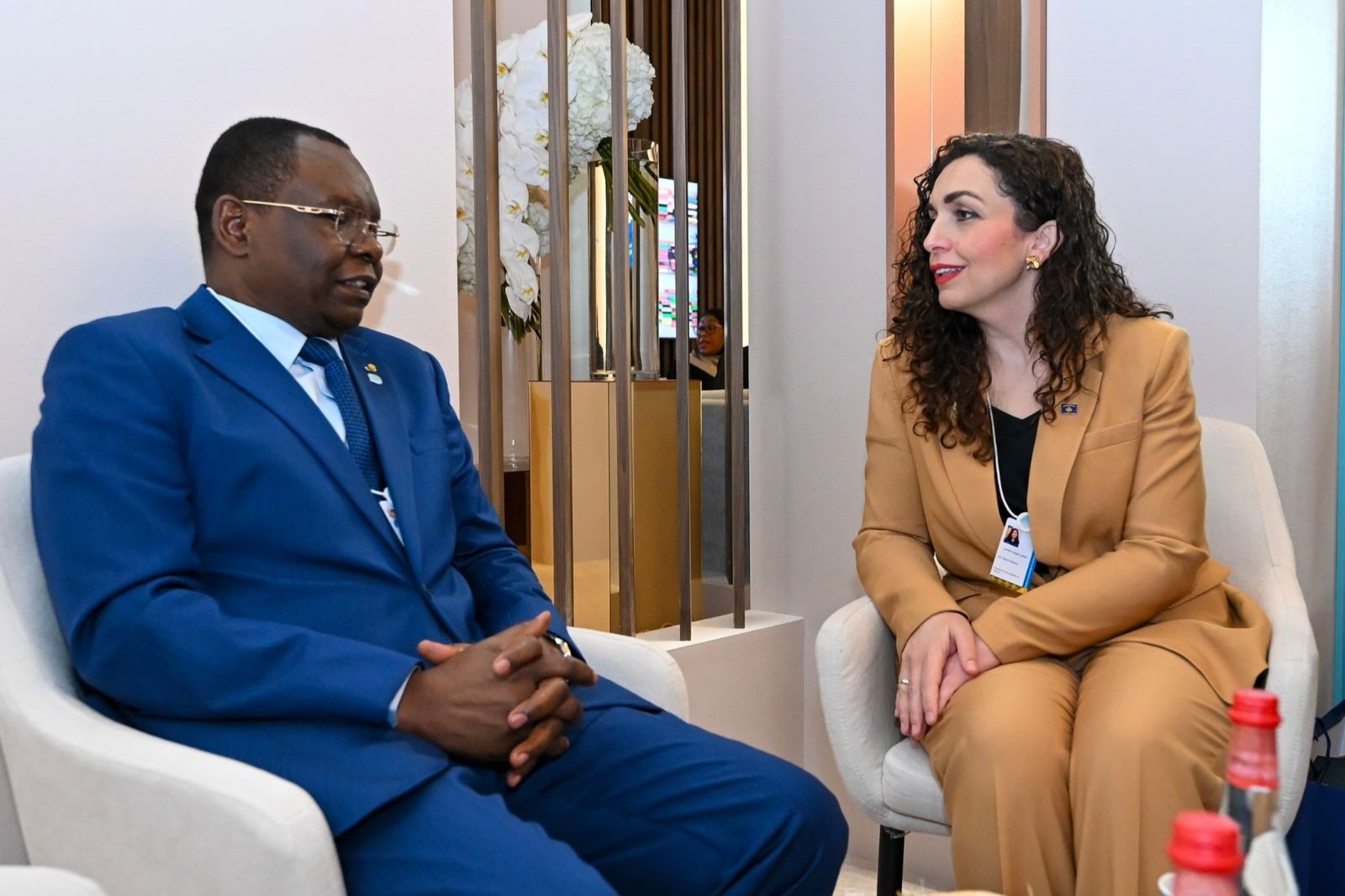 Osmani takohet me Kryeministrin e Çadit, diskutojnë për marrëdhëniet bilaterale ndërmjet dy vendeve