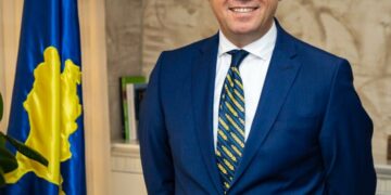 “Me 3% nuk punon as iPhoni”, Peci ironizon me LDK-në e Mitrovicës