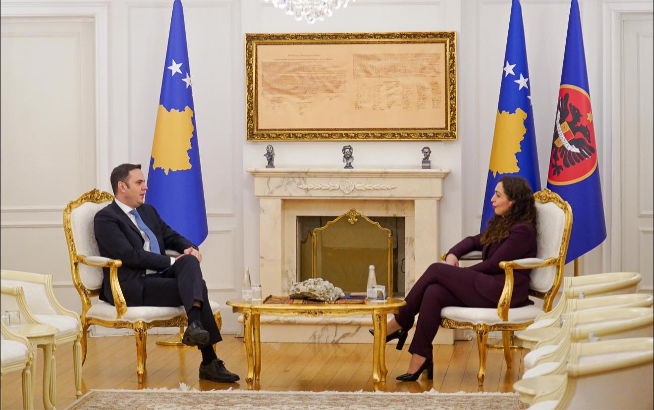 Rrjedhja e afatit për zgjedhjen e Presidentit: Abdixhiku takohet me Osmanin, thotë se biseduan për Bordin e Paqes