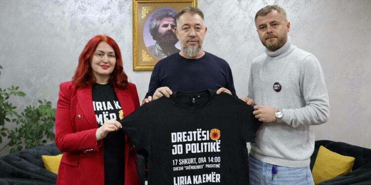 Përfaqësuesit e “Liria ka Emër” priten nga kryetari i Skenderajt, Sami Lushtaku – marrin mbështetje për Marshin “Drejtësi, jo politikë” më 17 shkurt