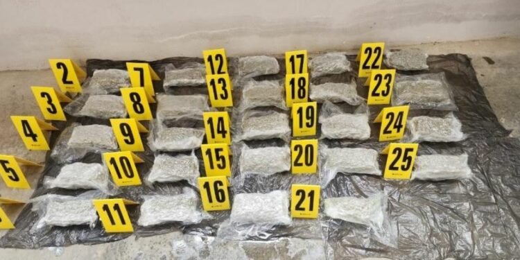 Kapen 7 kilogramë drogë në Merdarë, prangoset një i dyshuar