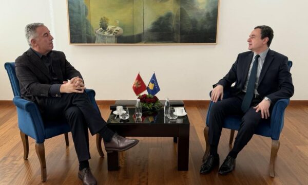 Gjukanoviq i vjen Kurtit në zyrën e tij – çfarë diskutuan- detaje