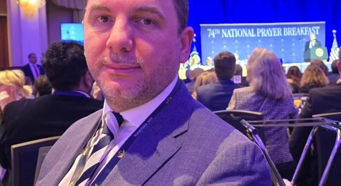 Memli Krasniqi merr pjesë në Mëngjesin Kombëtar të Lutjeve: Aleanca me SHBA-në mbetet interes jetik për Kosovën
