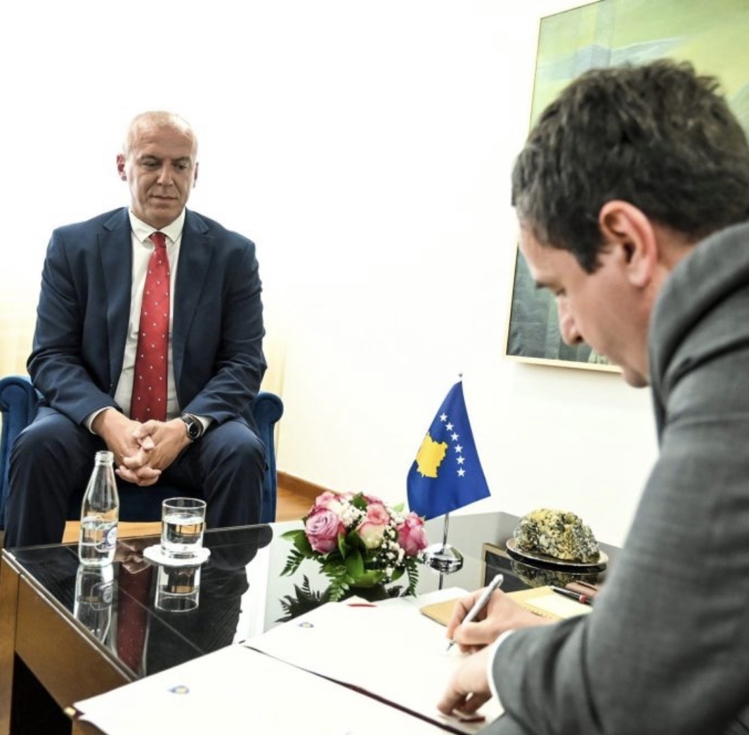 Qorolli godet Gjykatën Kushtetuese: Përmbysën rendin juridik të shtetit, aluduan në Listën Serbe