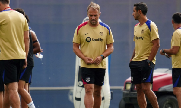 Barcelona në formë të shkëlqyer, lojtarët duan që Flick të qëndrojë përtej vitit 2027