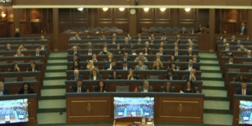 Betohen 18 deputetët e rinj që zëvendësuan ata që u bën pjesë e kabinetit qeveritar