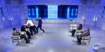 Përplasje fizike live në Opinion, Buzhala godet Albatros Rexhajn