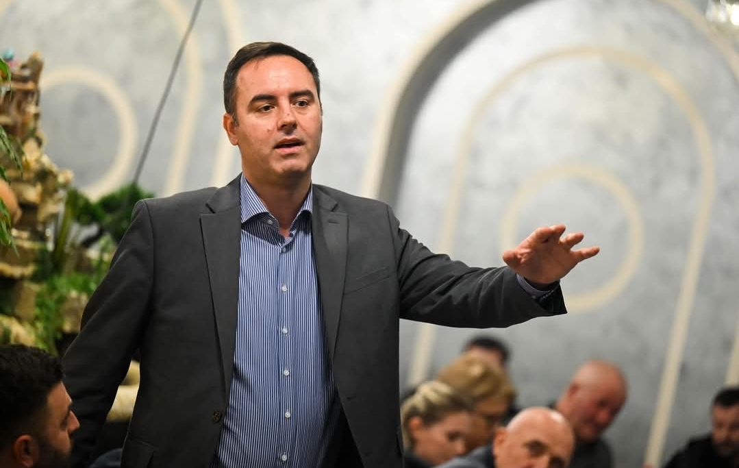 Konjufca alarmon se Prokuroria në Hagë po vendos “re të zeza mbi shtetin tonë”