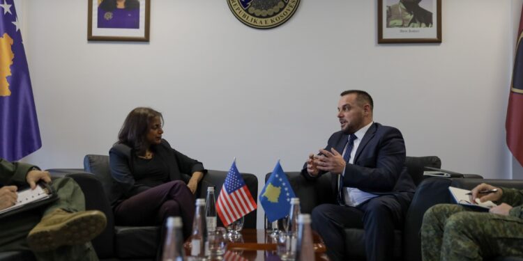 Takimi Prattipati-Maqedonci, ambasada: Partneriteti në mbrojtje me SHBA-në forcon vetëqëndrueshmërinë e Kosovës