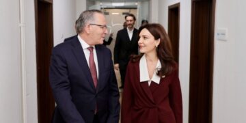 Hamza pret në takim Spiropalin: Faleminderit qeverisë shqiptare që e ka ngritur zërin kundër padrejtësive në Hagë