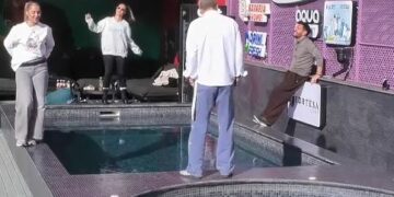 Finalistët e këndojnë njëzëri “Xhamadani vija vija”