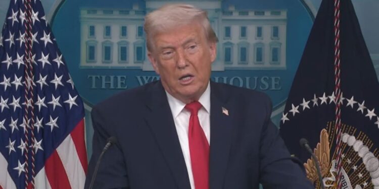 Trump thotë se Amerika duhet të heqë dorë nga Epstein – mund të mos jetë aq e lehtë