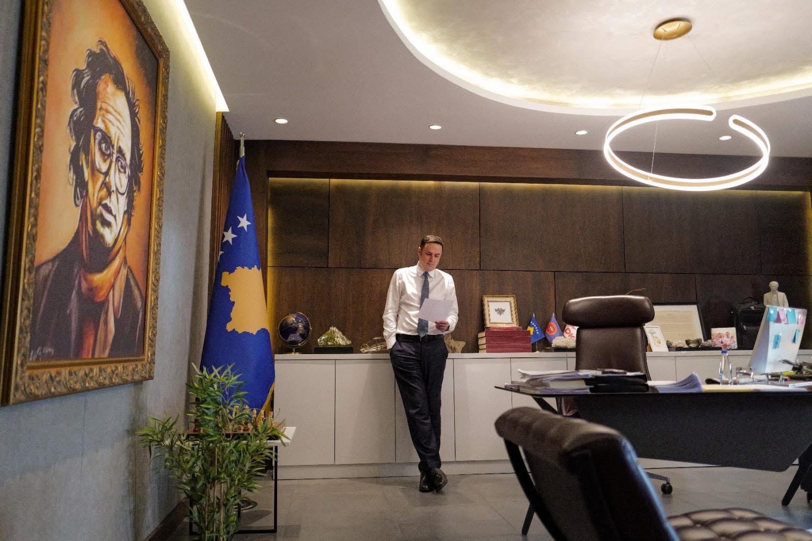 “Le të flasim më pak, të punojmë më shumë”, thotë Lumir Abdixhiku