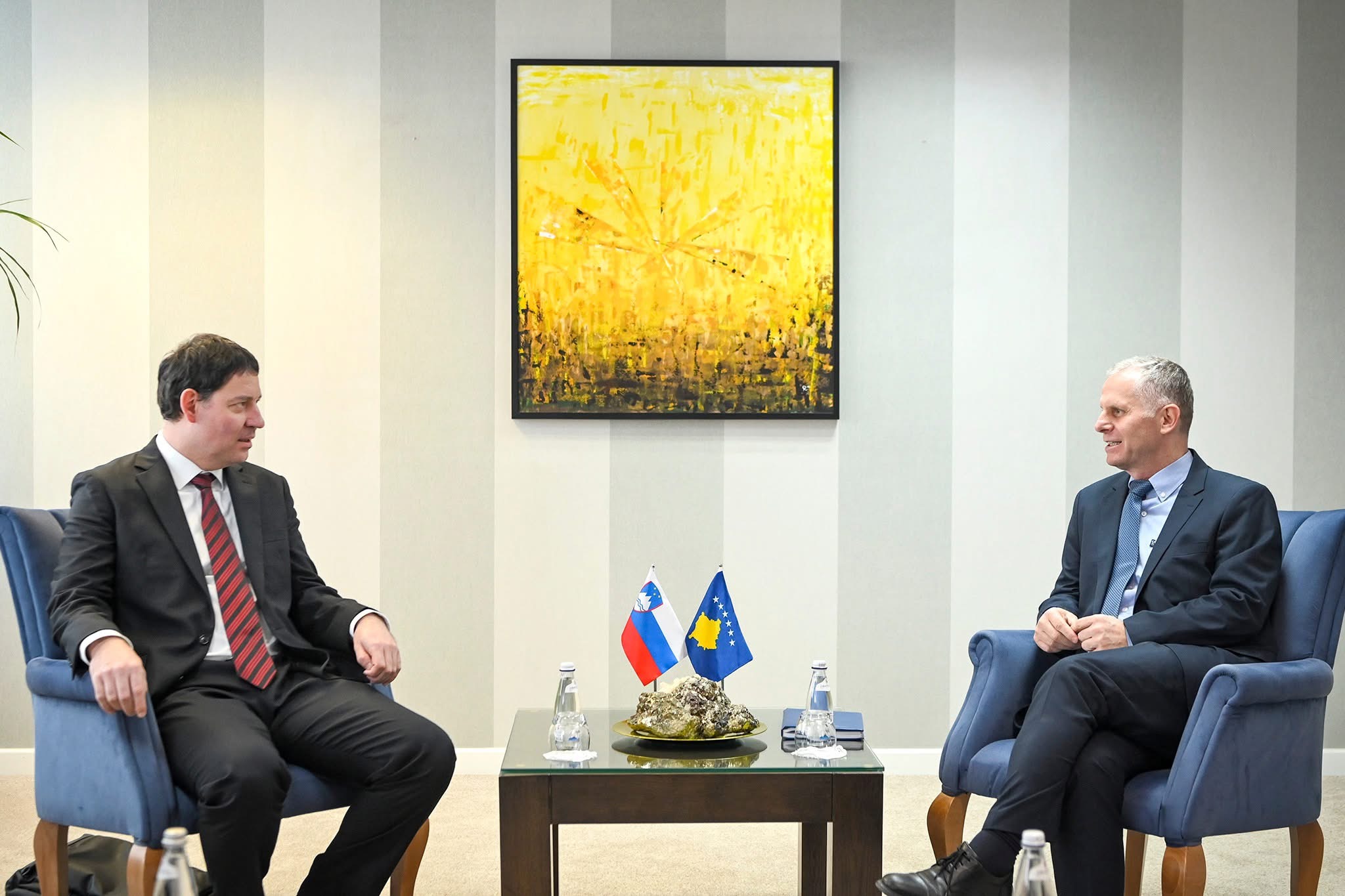 Bislimi takohet me përfaqësuesin e posaçëm të Sllovenisë për Ballkanin, flasin edhe për formimin e qeverisë