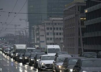 Shoferët në Cyrih bllokohen në trafik për 94 orë në vit