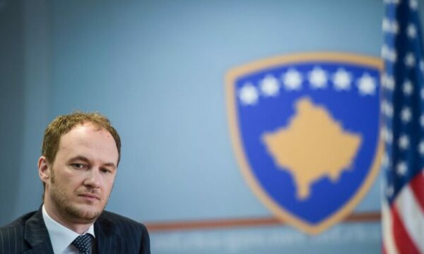 Petrit Selimi: Avokati i Thaçit po e çmonton copë-copë çështjen e Prokurorisë së Hagës