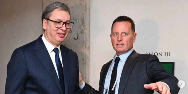 Vuçiq takohet me Grenellin në Mynih, e quan mik të Serbisë