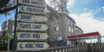 Kirurgjia pa rrymë pas një defekti në trafo elektrike, zëdhënësja: Në pikat vitale janë vendosur gjeneratorët